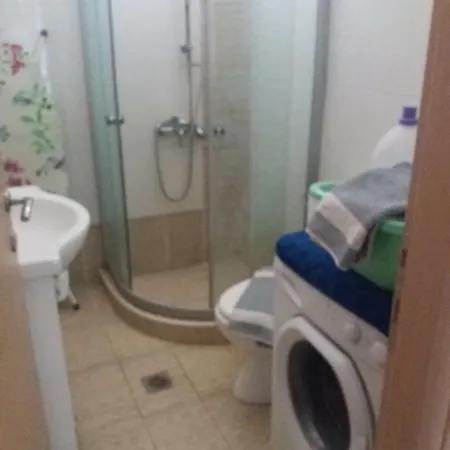 Apartment Grandpa Gerakini